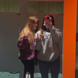 Meet your Posher, Elisa